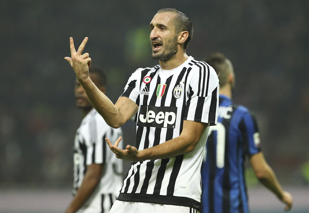 Botta e risposta tra Chiellini e Cucchi: “Merito della società se abbiamo vinto 36 scudetti” “Sono 34, non 36”
