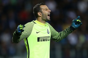 EMPOLI, ITALY - SEPTEMBER 21: Samir Handanovic of FC Internazionale reacts during the Serie A match between Empoli FC and FC Internazionale at Stadio Carlo Castellani on September 21, 2016 in Empoli, Italy. (Photo by Gabriele Maltinti/Getty Images)