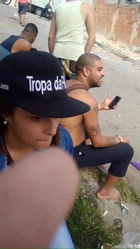 FOTO – La fine dell’imperatore Adriano: dal calcio al ritorno in favelas adriano favelas