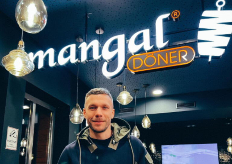 CHE FINE HA FATTO – Lukas Podolski, il campione del mondo che si è dato al kebab Podolski
