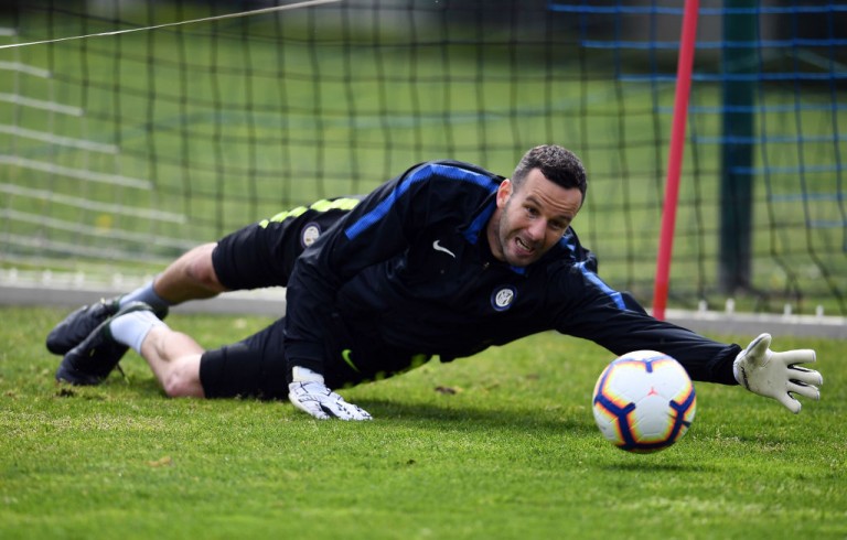 Handanovic scalpita per tornare: feeling positivo col pallone, è pronto per Juventus-Inter