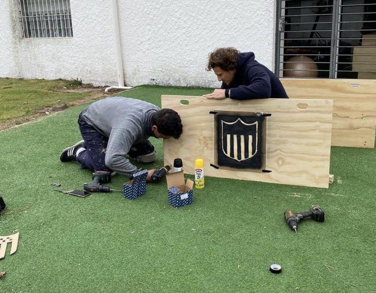 Social – Diego Forlan da allenatore a… costruttore!