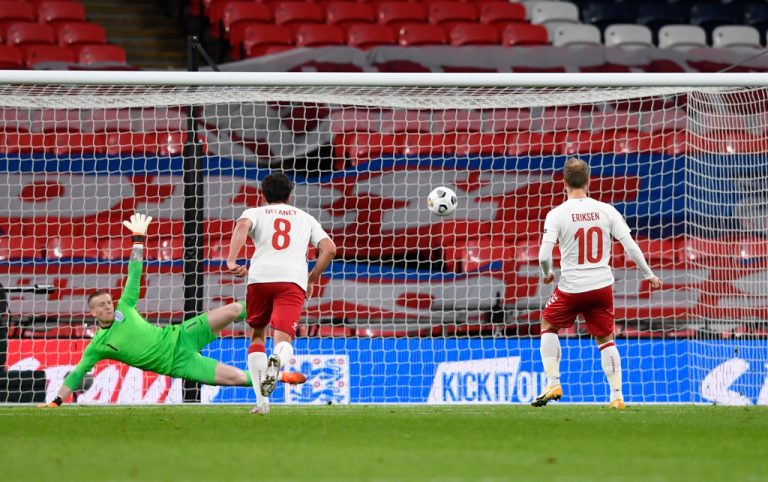 Eriksen festeggia nel migliore dei modi la 100ª con la Danimarca: suo lo 0-1 all’Inghilterra