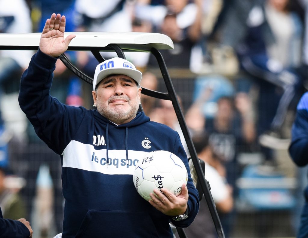 Conte rende omaggio a Maradona: “Fatico a credere che non ci sia più, era poesia in campo. Sono davvero triste”