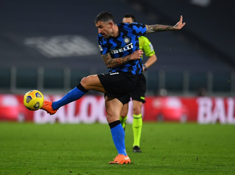 TS – Kolarov non ha convinto, a giugno sarà addio. Cinque offerte sul piatto Inter Kolarov