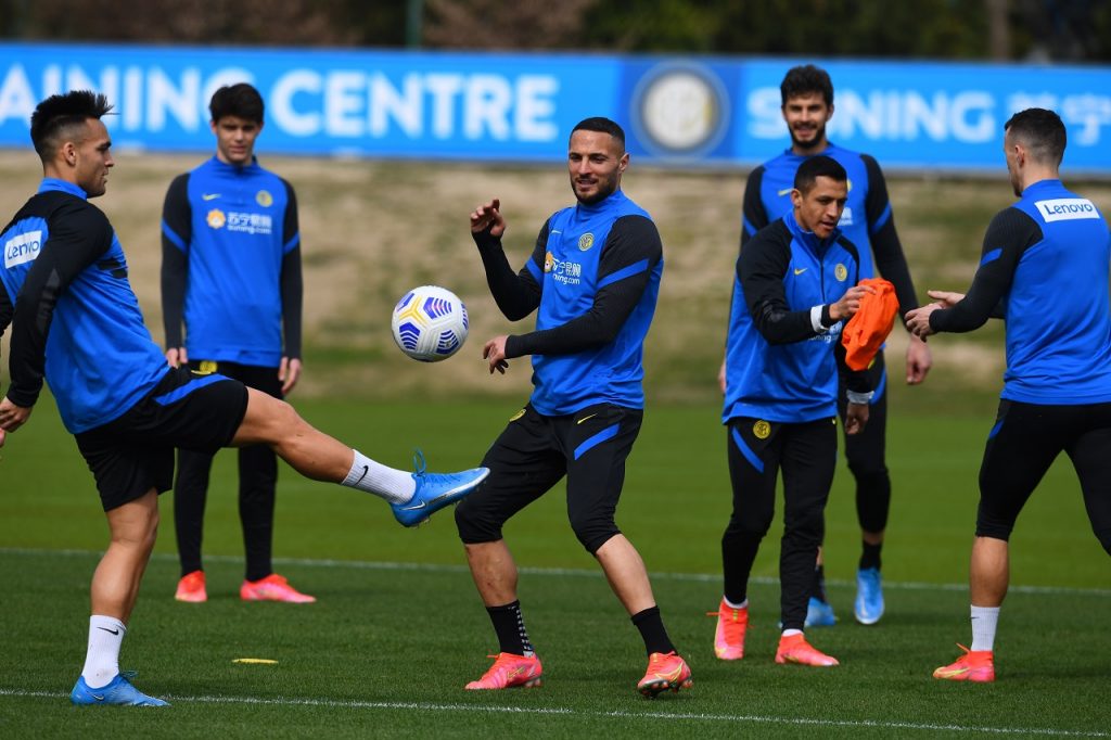 Verso Torino-Inter, Conte perde Vidal e Kolarov. Sensi e Vecino in gruppo: le ultime