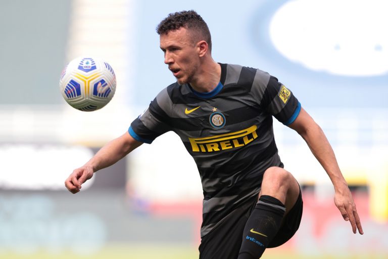 GdS – Inter, rivoluzione a sinistra: Young e Perisic ai saluti, servono due acquisti