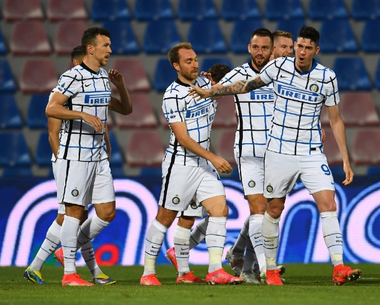 VIDEO – Crotone-Inter 0-2, Eriksen e Hakimi mettono la firma sullo Scudetto: gli highlights