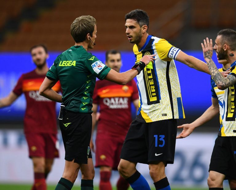 GdS – La moviola di Inter-Roma: manca un rigore su Pinamonti al tocco di Darboe