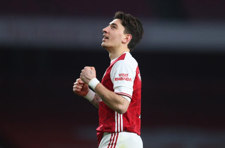 Bellerin dice sì, l’Arsenal apre al prestito: si entra nel vivo. Inter al lavoro con agenti e Gunners