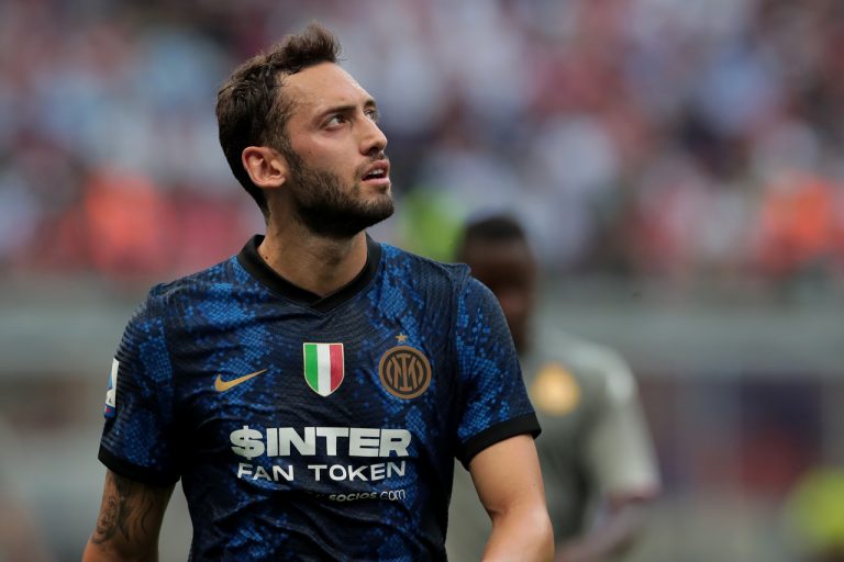 Sky – Inter-Juventus, le probabili formazioni: Calhanoglu dal 1′, Chiesa in panchina