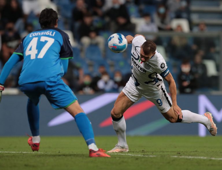 Sassuolo-Inter, le PAGELLE: Dzeko da storia, Lautaro implacabile. A volte sbaglia anche Skriniar