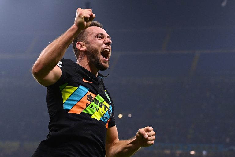 De Vrij: “Un onore indossare la maglia dell’Inter, ancora di più con lo scudetto”