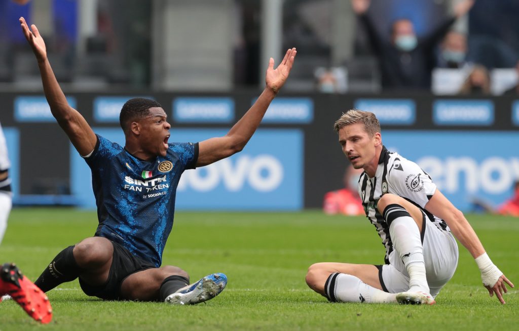 GdS – La moviola di Inter-Udinese: contatto Dumfries-Stryger-Larsen, era rigore?