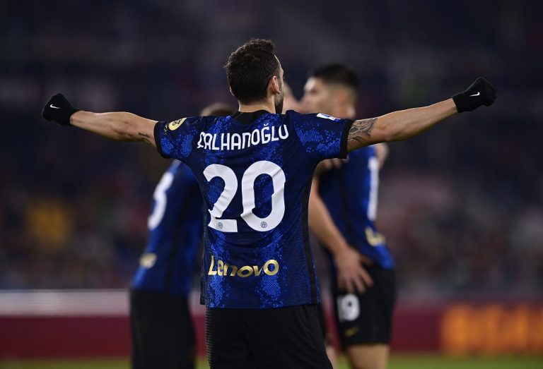 I Top&Flop di Roma-Inter: la firma di Calhanoglu, Bastoni pennella, Dumfries a segno Calhanoglu