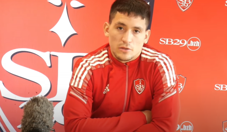 Satriano: “Con l’Inter ho firmato fino al 2027: pronto ad aiutare il Brest con gol”
