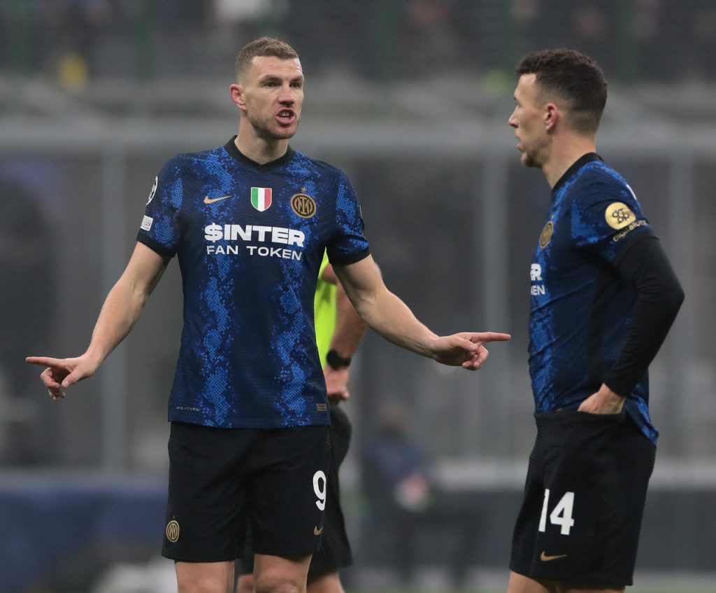 Inter, a testa alta non è un modo di dire: il Sun celebra i nerazzurri
