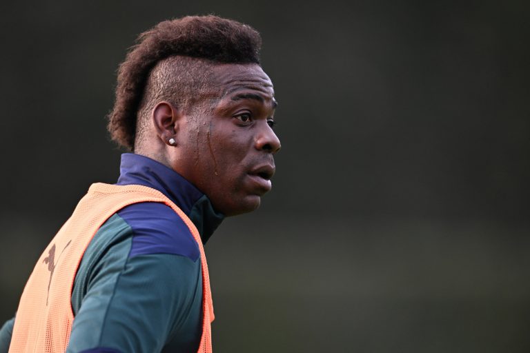 Balotelli: “Stavo troppo bene all’Inter: la maglia a terra e la storia della moneta d’oro”