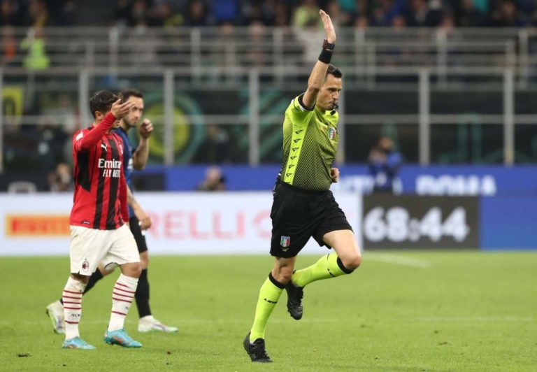 Inter-Milan 3-0, gol annullato a Bennacer: cosa dice il regolamento