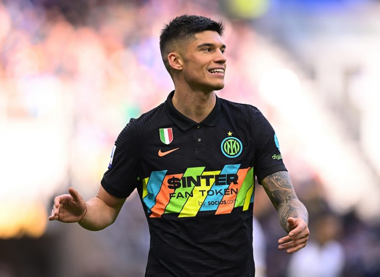 Tanti occhi su Dzeko, il Newcastle tenta Correa: Inter, chi lascia in attacco? Correa Inter