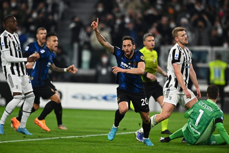 Juve-Inter, il rigore di Calhanoglu era da ripetere? Ecco cosa dice il regolamento