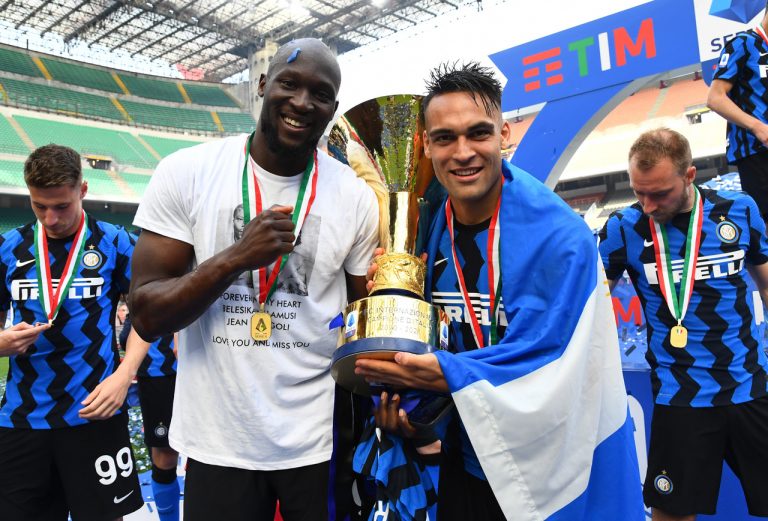 L’ag. di Lautaro: “Lui e Lukaku sono legati”, poi spazza via le voci sul futuro