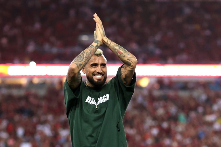 Vidal al Flamengo, presente al Maracanã: c’è l’abbraccio con Gabigol