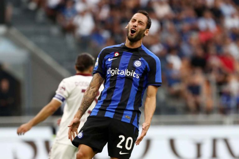 Tegola Inter, si ferma Calhanoglu: l’esito degli esami strumentali