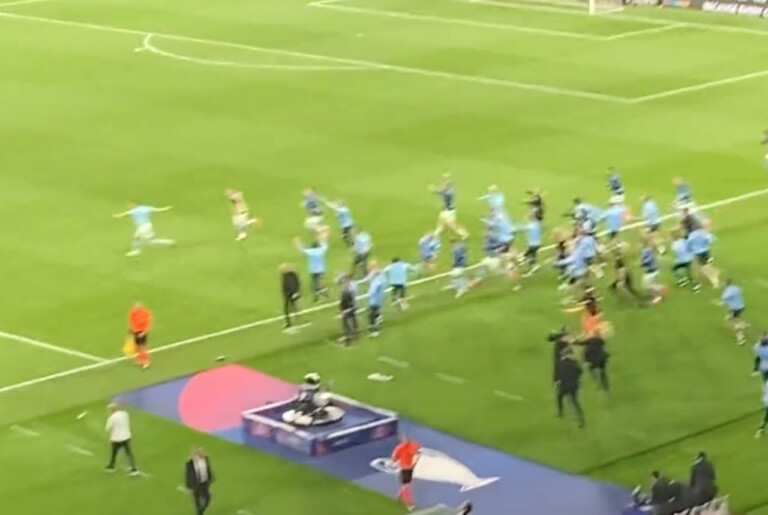 VIDEO – Il gesto di Guardiola a Inzaghi al fischio finale di Manchester City-Inter