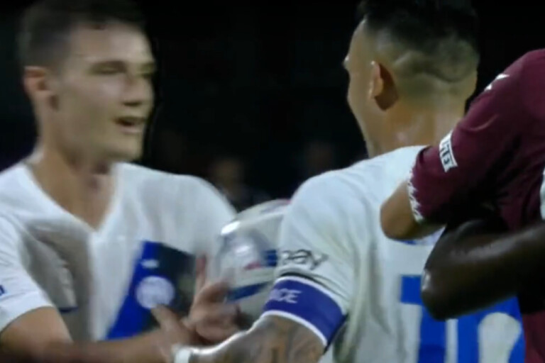 VIDEO – POKER di Lautaro: Pavard gli CONSEGNA il pallone