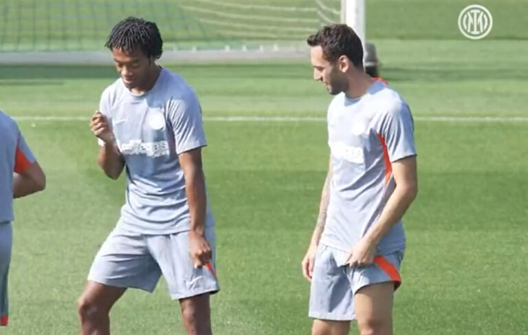 VIDEO – Cuadrado e Calhanoglu scatenati: il ballo diventa virale
