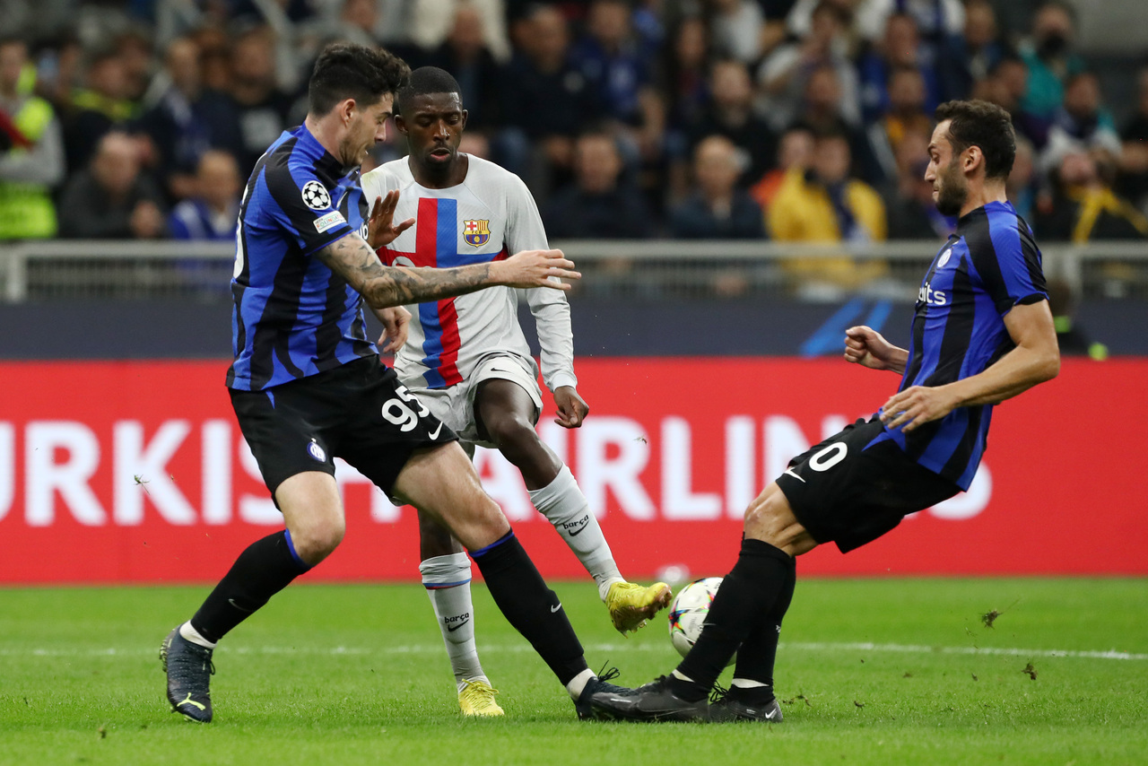 Alessandro Bastoni e Hakan Calhanoglu