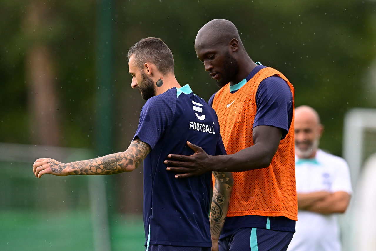 Marcelo Brozovic e Romelu Lukaku