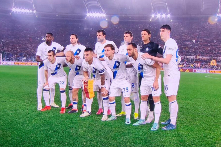 Roma-Inter 2-4, le pagelle: Bastoni monumentale, Pavard svagato