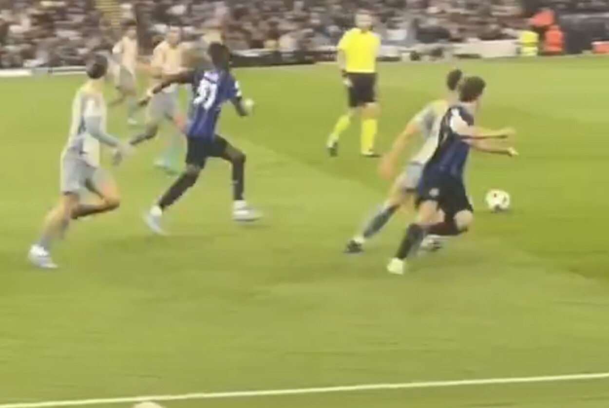 VIDEO – La giocata di Barella e Bisseck in Manchester City-Inter che sta facendo godere gli interisti