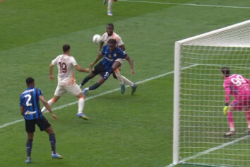 Il fallo su Bisseck in Inter-Roma