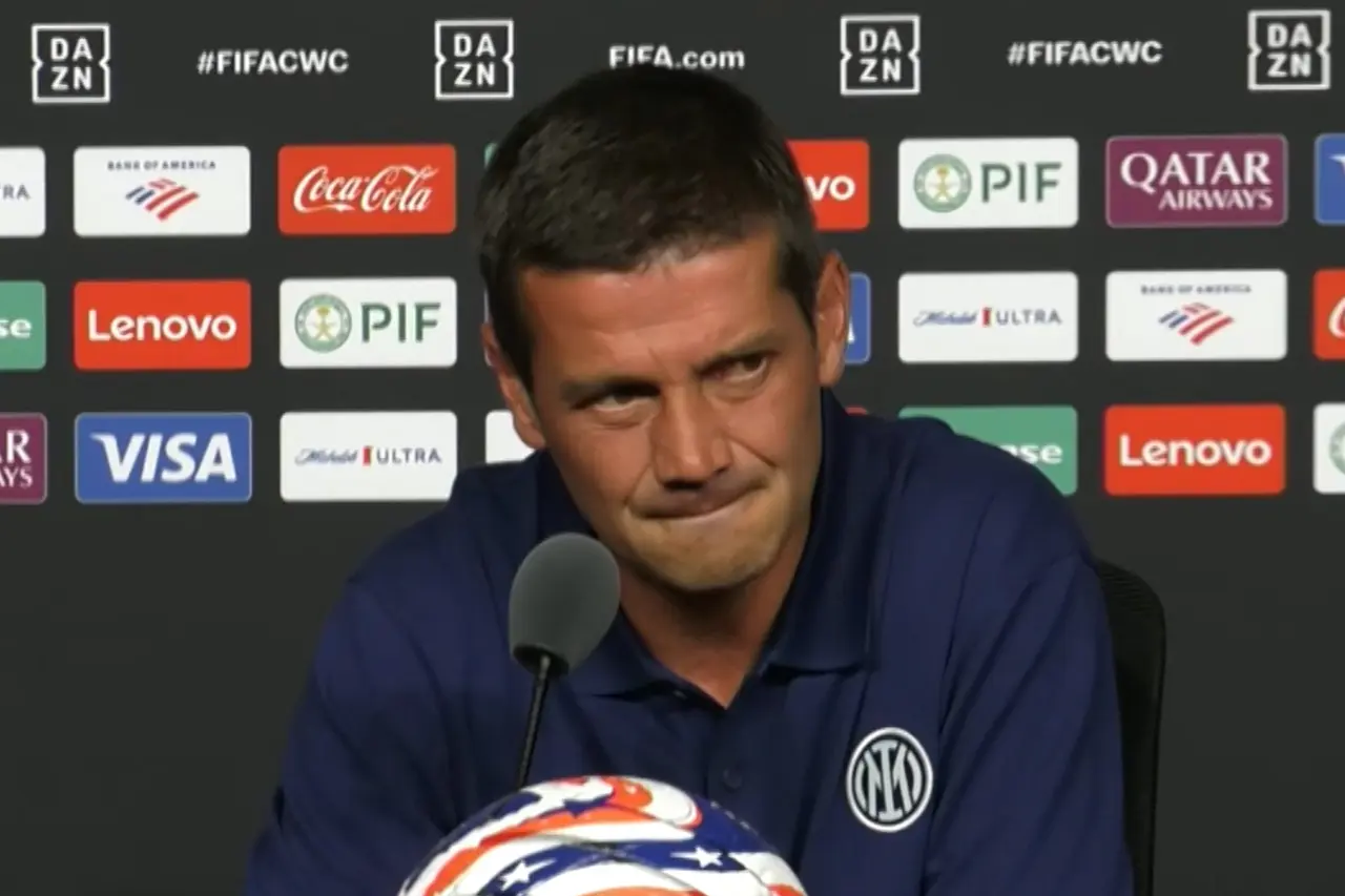 Cristian Chivu in conferenza prima di Inter-Urawa Red Diamonds
