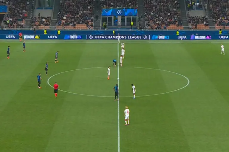 Squadre in campo per Inter-Slavia Praga