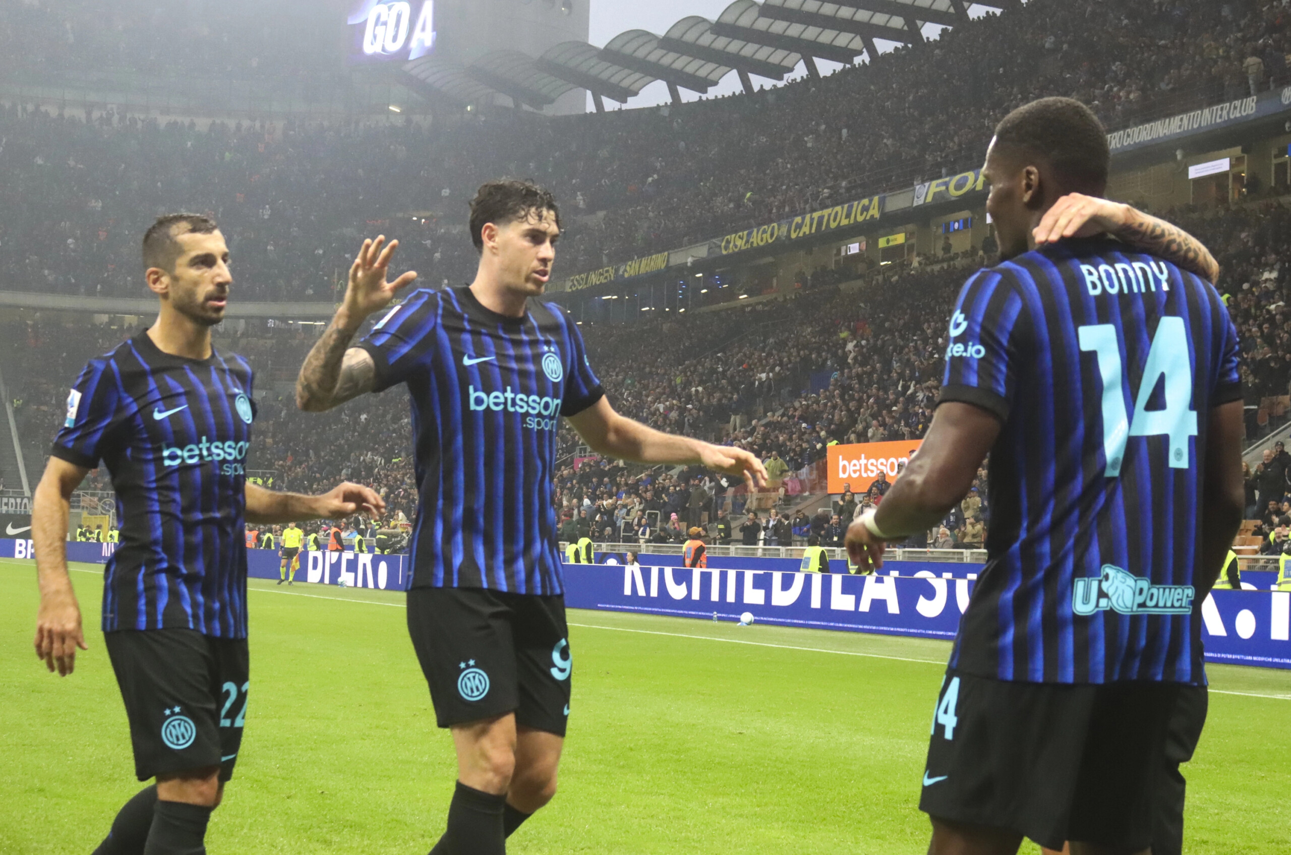 Bastoni e Calhanoglu, i bookmaker quotano la permanenza