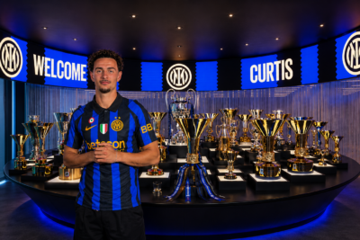 Jones torna a lavorare col pallone ad Appiano Gentile